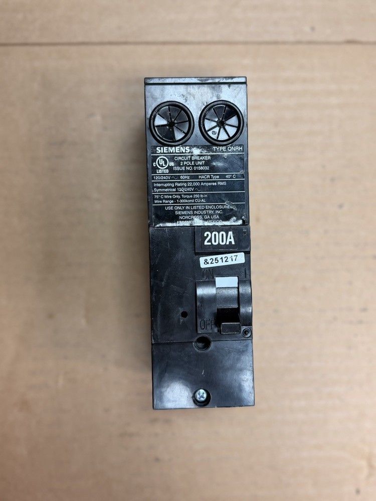 ITE Siemens QN2200RH 2 Pole 200 Amp 120/240 Volt 22K AIC Main Circuit Breaker