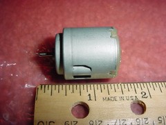 Small DC Electric Motor 1.5-3 VDC 3700rpm 10.5 g-cm M03