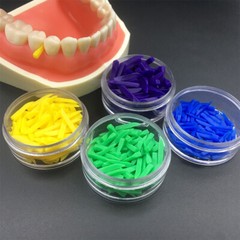800Pcs Dental Disposable Wedges Plastic for Dental Fillings Tooth Gap Wedge