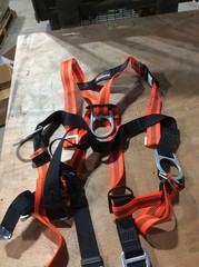 Safewaze V-Line Full Body Safety Harness – Fall Protection – New Open Box