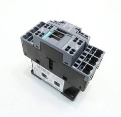 SIEMENS 3RT2024-2AV04 (400V 50Hz) POWER CONTACTOR *E03*