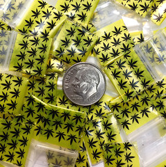 BaggiesSince1987- MINI ZipSeal DESIGNBAGS 1000PCS GREEN STAR SILVER, 👀Details🔽