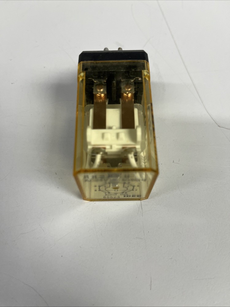 IDEC RR2P-U AC120V Relay, 50/60Hz, 8-Pin New In Box