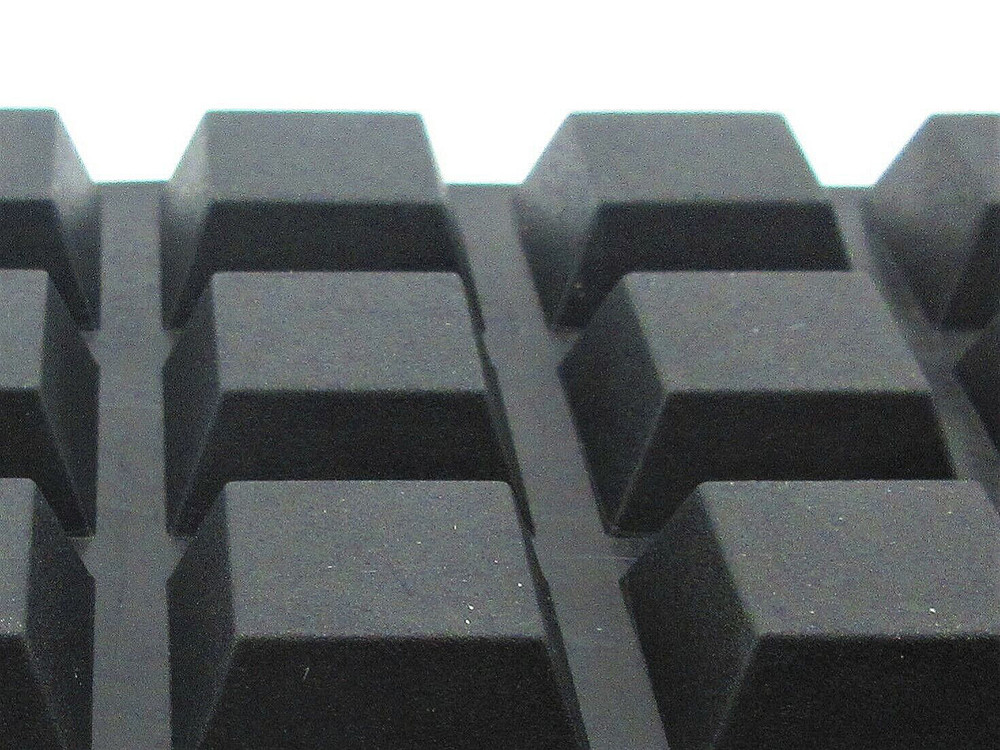 3/4″ Square Pyramid Peel & Stick Silicone Rubber Bumpers for Panels (32 Pack)