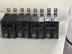 ITE Siemens B220 Circuit Breaker 20A 2Pole 120/240VAC 10KAIC Bolt On Panel Mount