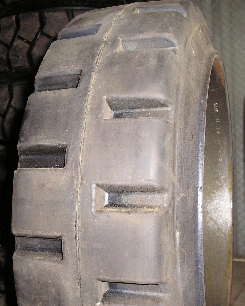 16X7X10-1/2 tires Super Solid forklift presson traction 16x7x10.5 USA MADE 16710
