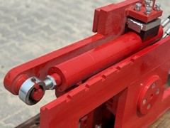 Crate turning device for forklift with holding arm FEM2 ISO2 pallet turner lathe