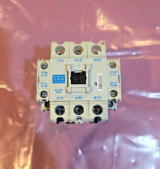 Mitsubishi S-N35 MAGNETIC CONTACTOR 200/220V COIL Free SHip