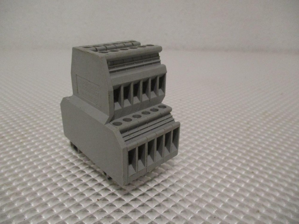 ONE USED LOT OF 6 PHOENIX CONTACTS TERMINAL BLOCKS TYPE UKK 3.