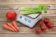 Ohaus Valor V12P3 Compact Bench Scale 6 lb x 0.001 lb, LCD, Stainless Pan, NSF