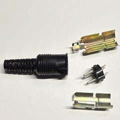 one Vintage 3 Pin Din Male Connector with plastic handle 1980’s