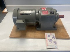 parallel shaft gearmotor 2hp 230-460v, 280 rpm, new old stock in original box