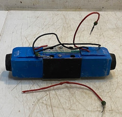 Eaton Vickers Hydraulic Solenoid Valve Used DG4V-3S-33C-M-KUP7-D2-G5-60-EN534