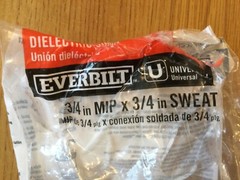 EVERBILT 3/4in MIP x 3/4in SWEAT Dielectric Union 1000 044 287, Universal