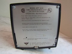 VINTAGE AMF PARAGON HEAVY-DUTY 24 HOUR TIMER MODEL APT 14-0