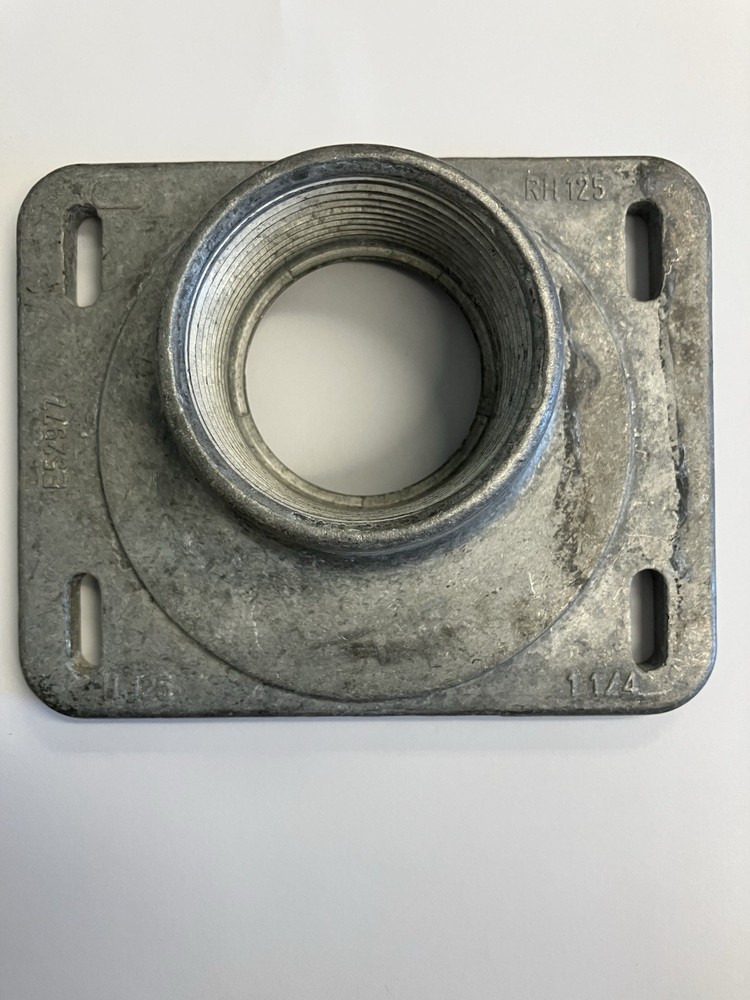 CHALLENGER RH125 R125 1-1/4″ CONDUIT HUB