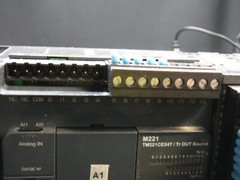 Schneider Electric M221 TM221CE24T/Tr OUT Source / TM3AI8 / TM3DM8R