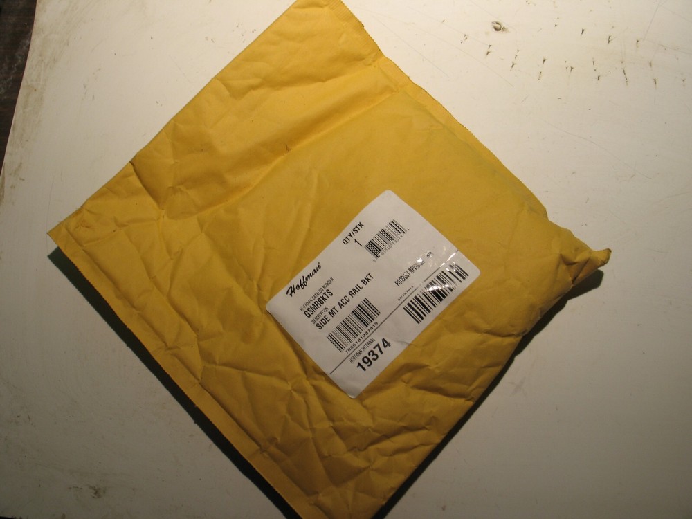 NIB HOFFMAN GSMRBKTS CABINET SIDE MOUNT ACCESSORY RAIL BRACKET 19374 P8467