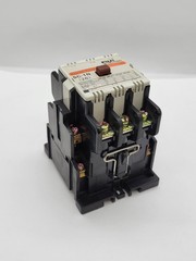 Fuji Electric 4NC0T0 Magnetic Contactor 26A 3P 550/600V 10HP SC-1N 480/520V Coil