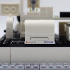 Thermo Fisher Scientific Gift-Life Lab Set Building Bricks (Standard version)