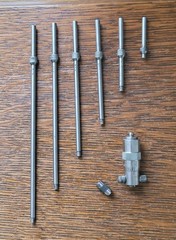 Vintage L. S. Starrett No. 124 Inside Micrometer Set w/(6) Rods (2-8″) & Case
