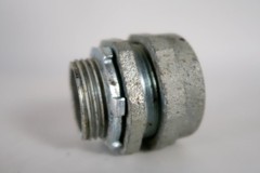 Lot of 30 Crouse-Hinds CPR1 1″ Rigid Conduit Compression Connectors Iron
