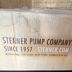Stenner Pump Company Peristaltic Metering Pump 30 GPD 25 PSI 120V SMS30AG1