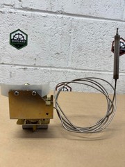 United Electric Controls Company E55S-15913 Temperature Controller