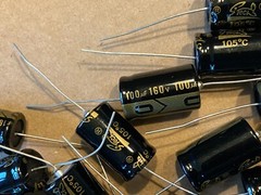 25pc Electrolytic Capacitor Axial 2000hr +105℃ RoHS 100uF 160V 16x26mm Supertech