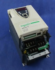 SCHNEIDER TELEMECANIQUE ALTIVAR 71 ATV71HU22N4 AC DRIVE 2.2kW 3HP. WARRANTY