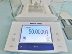 METTLER TOLEDO XS205DU DUALRANGE ANALYTICAL LAB BALANCE 81g@0.01mg 220g@0.1mg