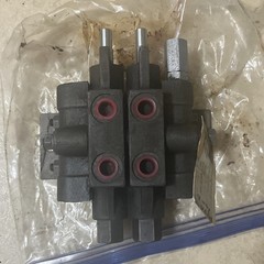 Parker Hannifin MV3 hydraulic control valve. pt# 7902972 mv3-NP3000-10-10-SO