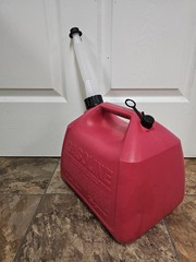 Pre-ban Rubbermaid 2.5 Gallon Vented Fuel Jug With Aftermarket Parts Very Clean