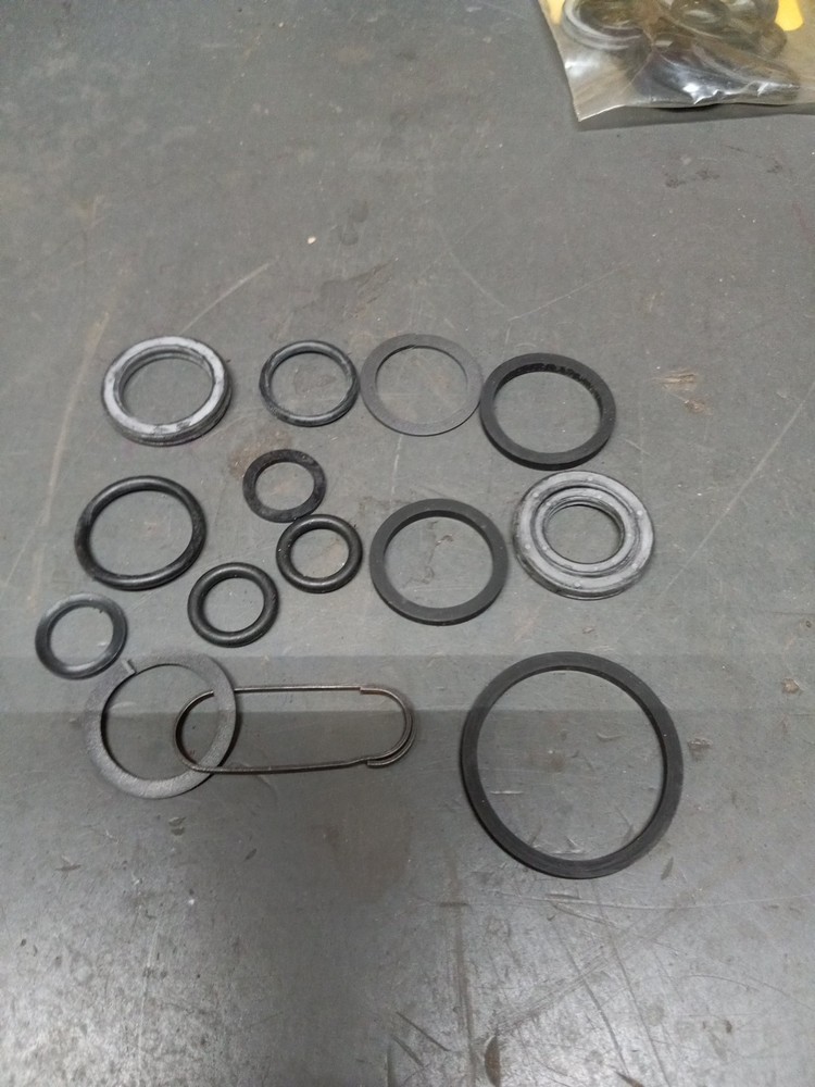 Clark Forklift Control Valve Seal Kit 892871 2 Spools