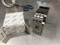 EATON/MOELLER XTCE018C10A MOELLER DILM17-10 110-120V NEW