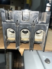 General Electric TFJ236200 3 Pole 200 Amp 600V w/Lugs TFJ 900-2000 Trip (A)