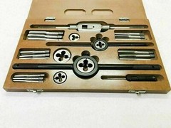British Standard Whitworth 1/4″ To 1/2” 14 Pcs Tap And Die Set Kit In Wooden Box