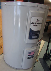 Bradford White LE120L3-3NCWW – 19-Gallon 240/208v, 9000W Electric Water Heater