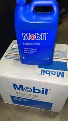 Mobil cut 100 Water Soluble Cutting Oil CASE OF 6 Gal Part # 121095 **SALE**