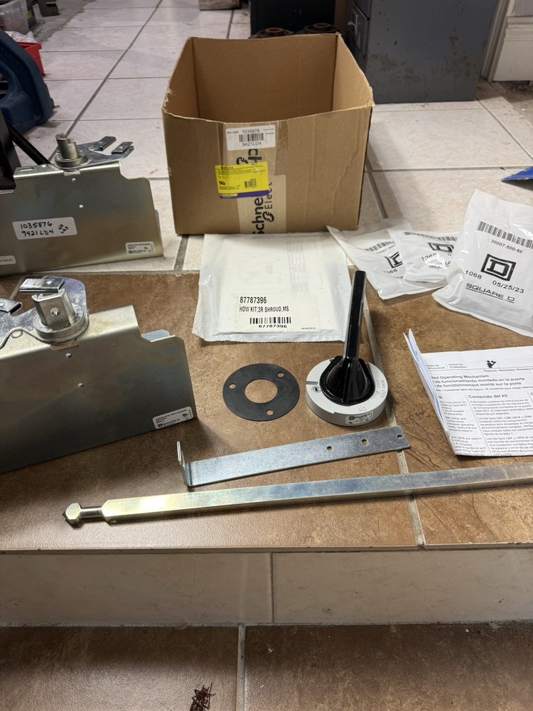 Square D 9421LD4 Circuit Breaker Operating Mechanism For 400A Breaker