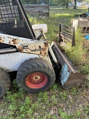 Bobcat 825 Compact Wheeled Hydrostatic Skid Steer Loader, Radial Lift