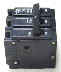 🙌 EATON 30 AMP CIRCUIT BREAKER 240 VAC 3 POLE BR330