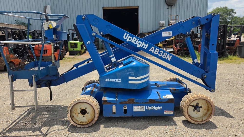 2000 Upright AB38N, Electric Telescopic Boomlift
