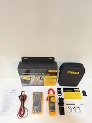 FLUKE 117/323KIT ELECTRICIANS COMBO KIT (NEW) SHIPS FAST MFD-2026