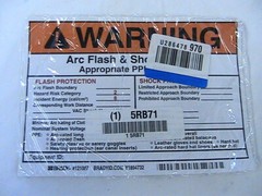 1 NEW BRADY 5X7 ARC FLASH WARNING LABELS LEVEL 2 B7569 Y1894702 PACK OF 5 LABELS