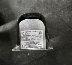 MCDONNELL & MILLER 110000 1/2″ NPT Low Water Cut-off Alarm Switch Model 2 NEW