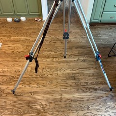 Bosch BT 160 Professional Aluminum Tripod 5/8-11 Thread for Laser Levels Silver