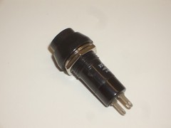 GC ELECTRONICS 35-424B SPDT ON-OFF BLACK PUSHBUTTON SWITCH 1A 250VAC