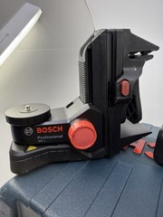 BOSCH GLL3-330CG LASER LEVEL W/ 2 Batteries, Charger, Base Mount, Target, Case