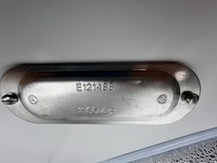 Box of 50 Eaton Crouse-Hinds 350, E121488 1″ Aluminum Conduit Body Covers